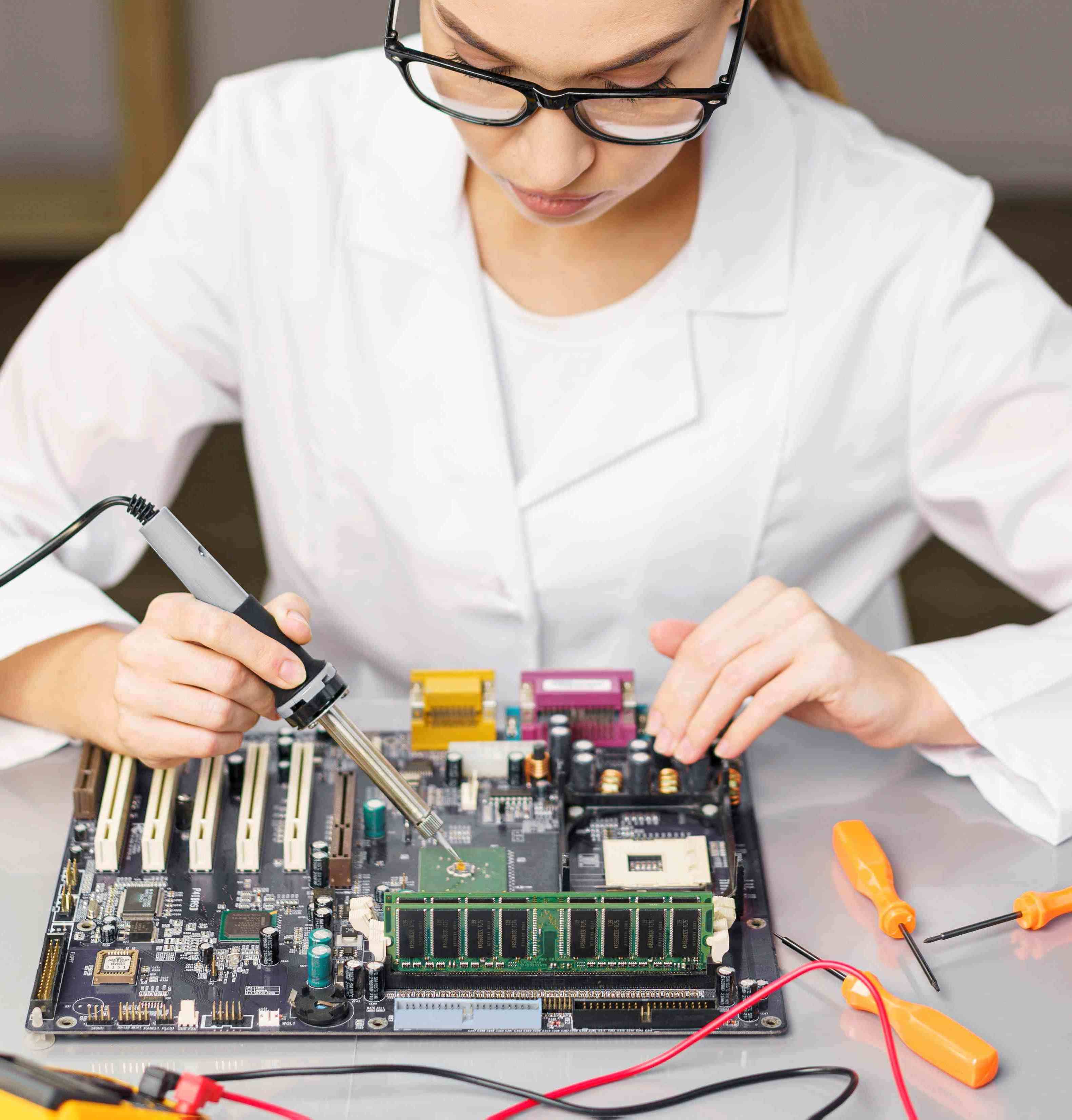 Programa Mulheres na Ciência e Inovação recebe inscrições até 25/8