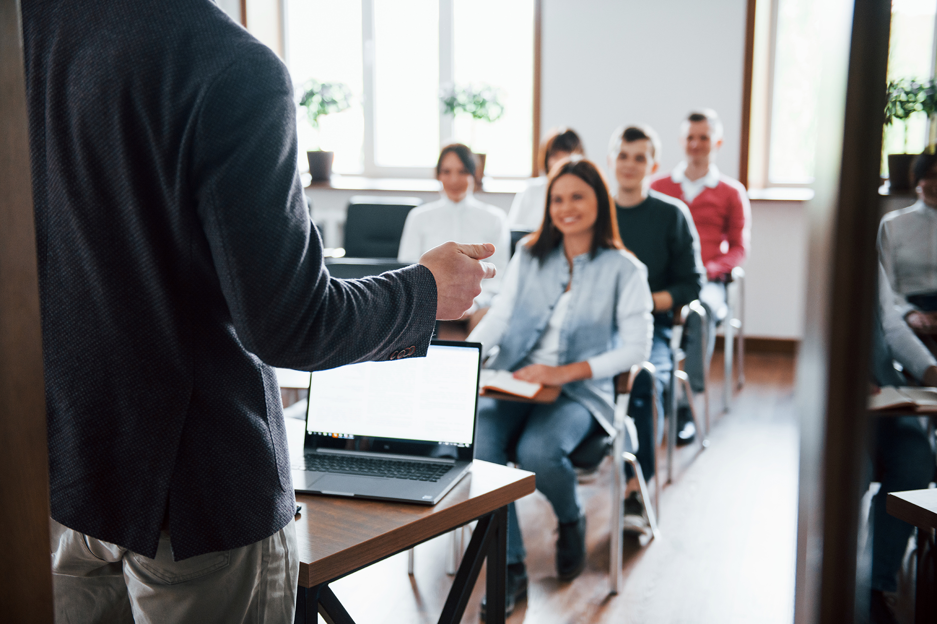 Glossário explica 14 verbetes sobre transição escola-trabalho dos jovens
